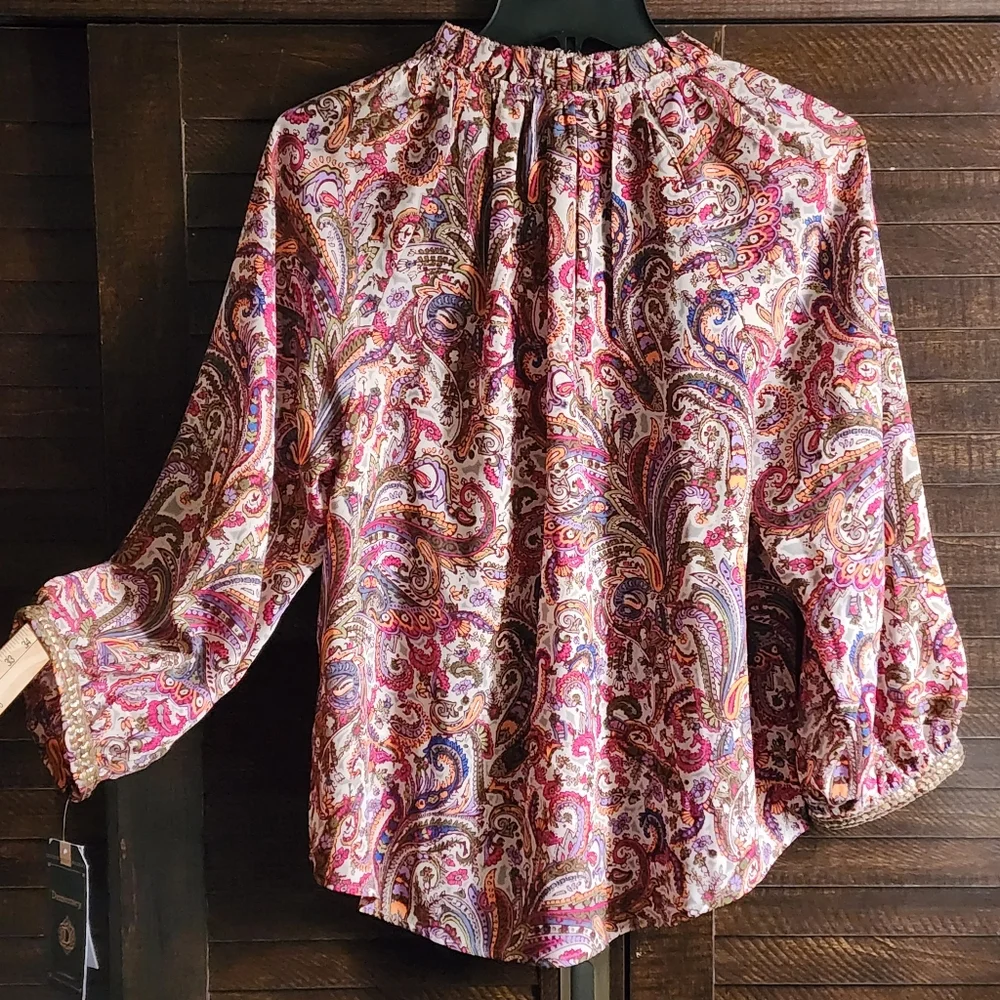 Democracy Woven Top Paisley Print 3/4 Blouson Sleeve Ruffle V-Neck Sage Burry S. - Picture 9 of 11
